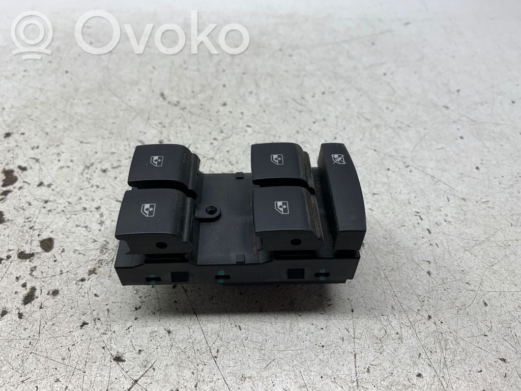 Opel Astra J Przyciski szyb 