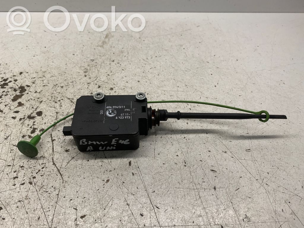BMW 3 E46 Degvielas tvertnes elektriskā slēdzene 