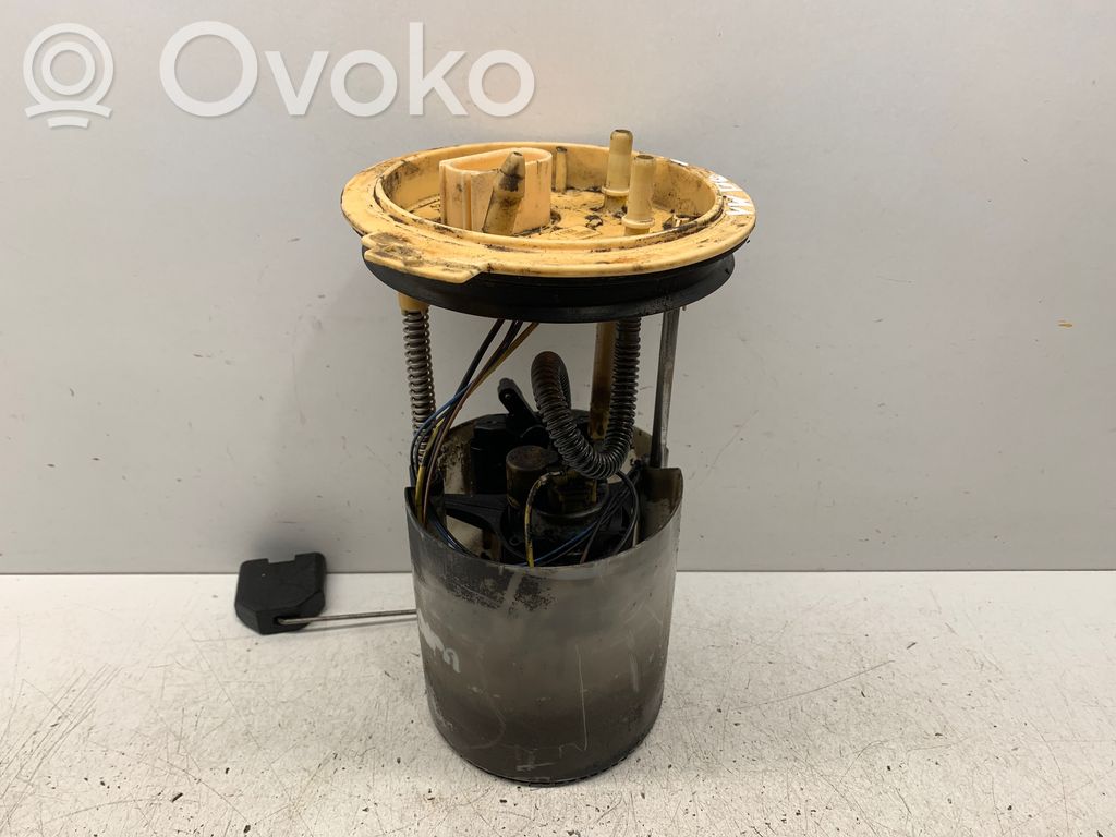 Volkswagen PASSAT B6 Bomba interna de combustible 