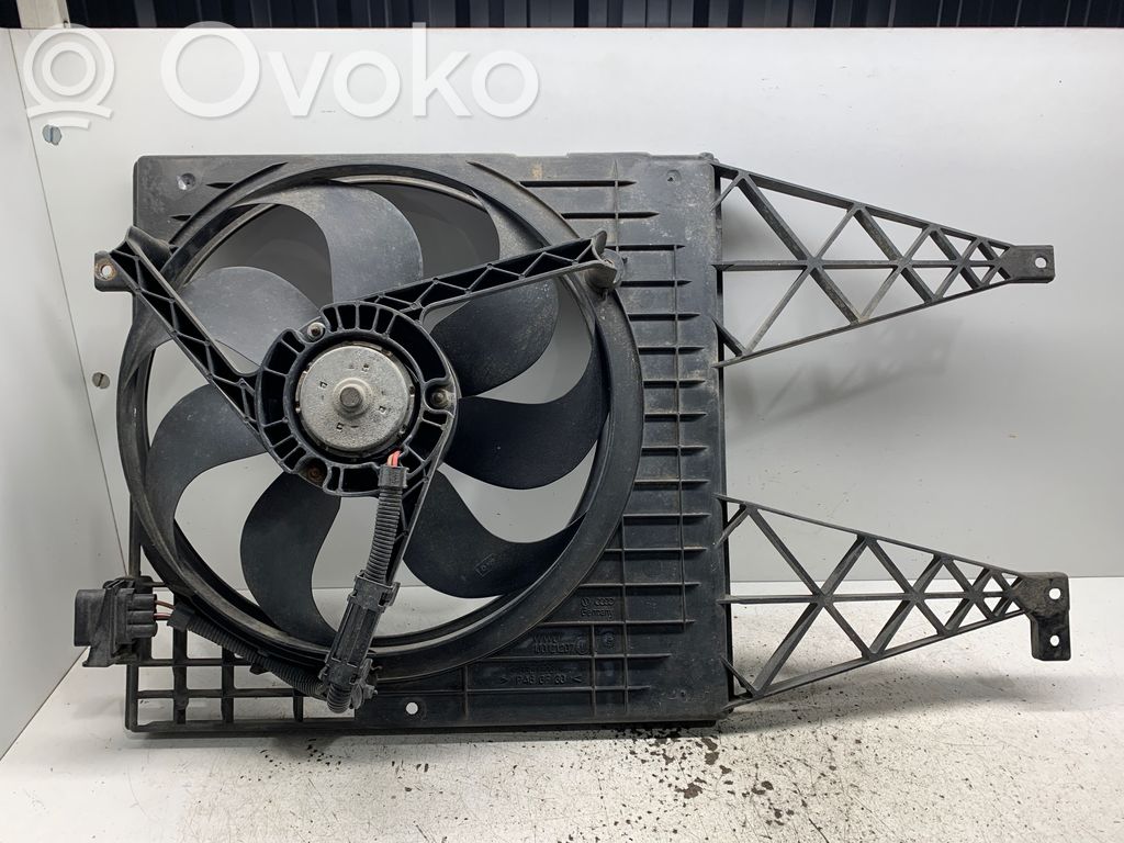 Audi A3 S3 8L Elektrinis radiatorių ventiliatorius 