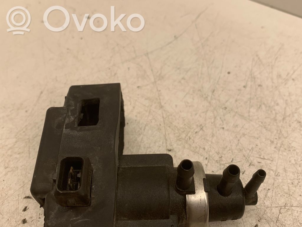 Audi A6 S6 C5 4B Electrovanne Soupape de Sûreté / Dépression 