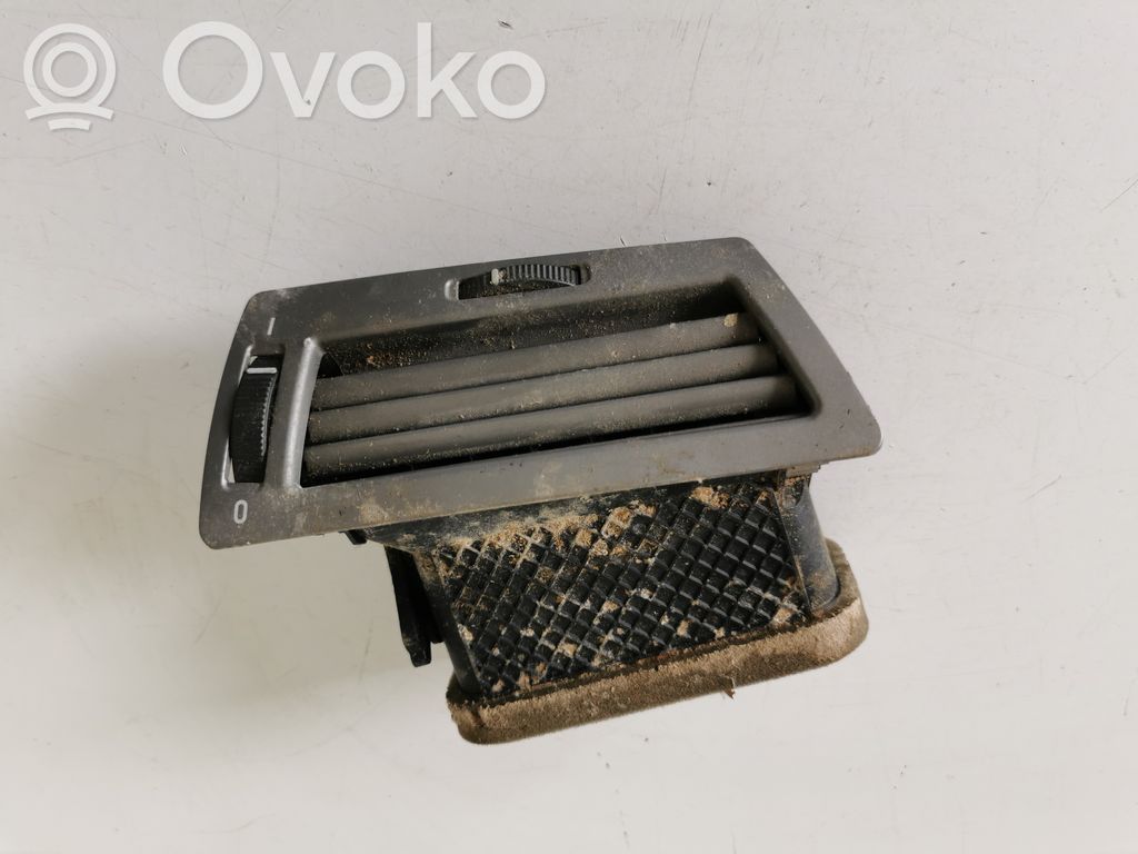 Šoninės oro grotelės   6943021