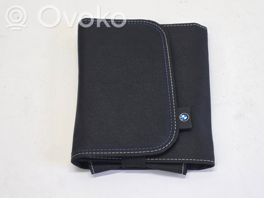 BMW 5 G30 G31 G38 Hansikaslokero 