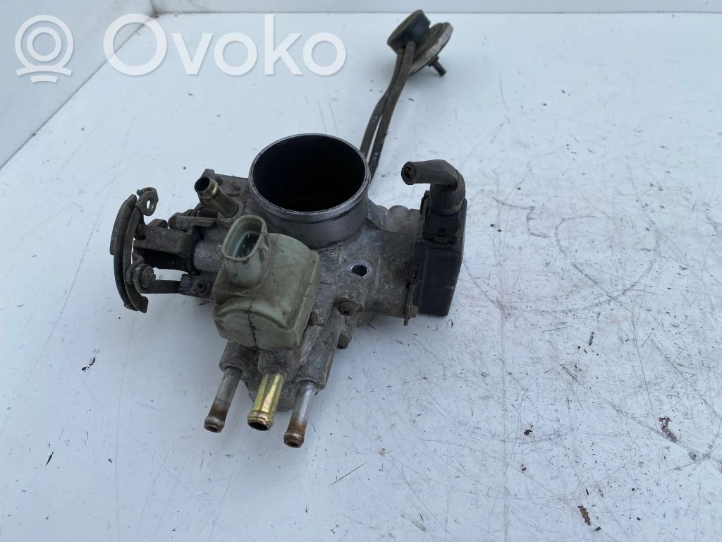 Toyota Corolla E90 Droseļvārsts 