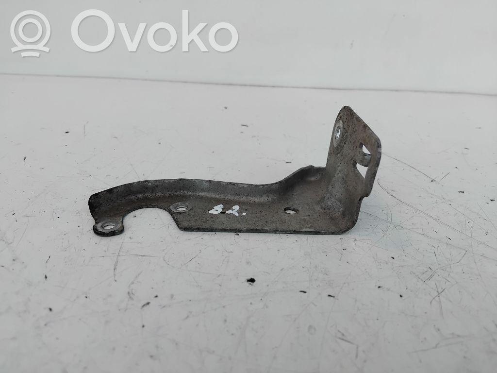 Tesla Model S Aizmugurē augstuma sensora svira 