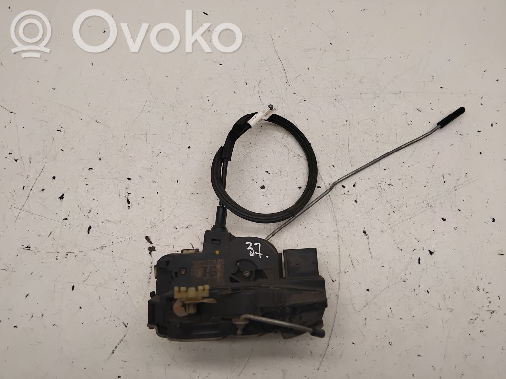 Opel Insignia A Priekšpusē slēdzene 