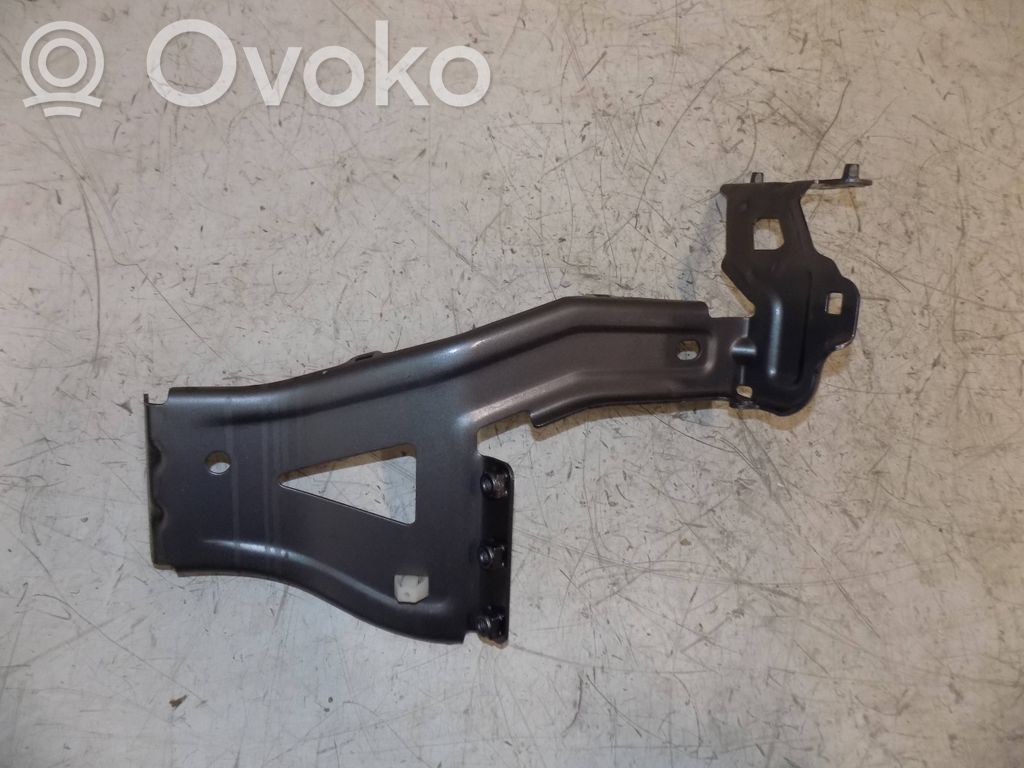 Audi e-tron Fender mounting bracket 