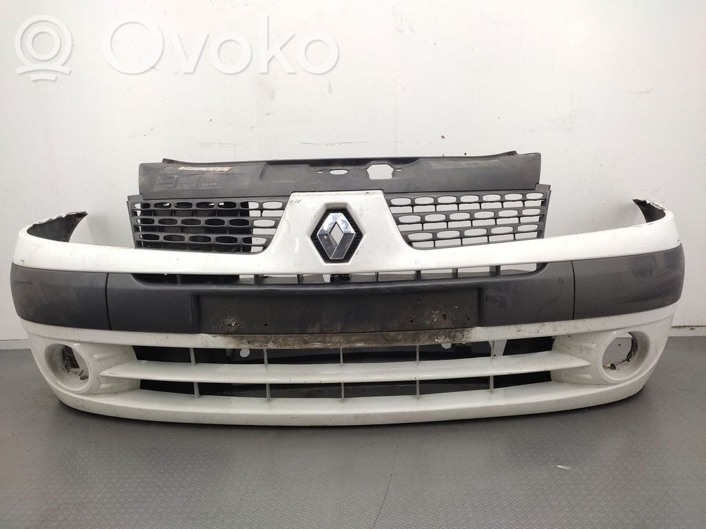 Renault Clio II Parachoques delantero 
