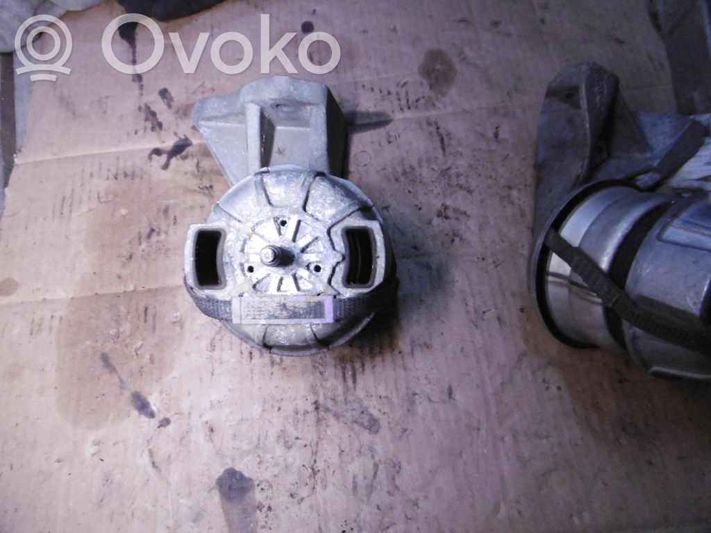 Jaguar S-Type Engine mount bracket 