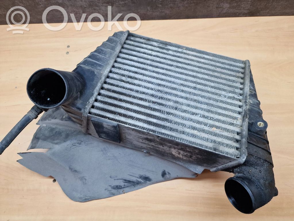 Audi A6 S6 C4 4A Interkūlerio radiatorius 