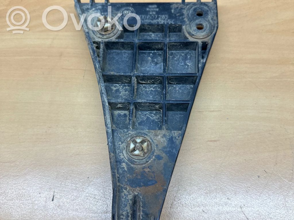 Audi A4 S4 B5 8D Soporte de montaje del parachoques trasero 