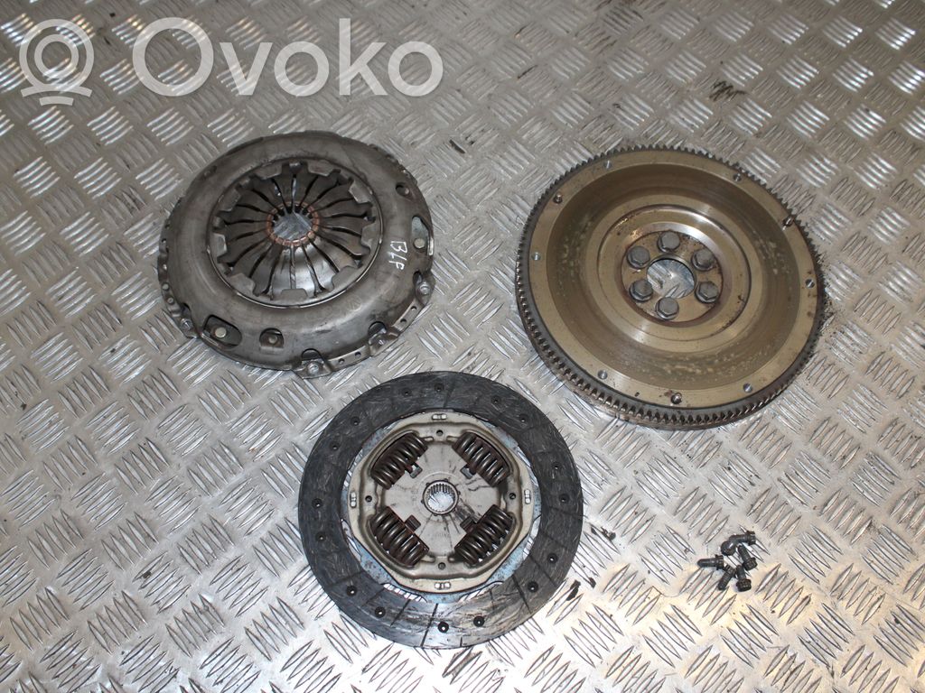 Volkswagen PASSAT B6 Kit d'embrayage 