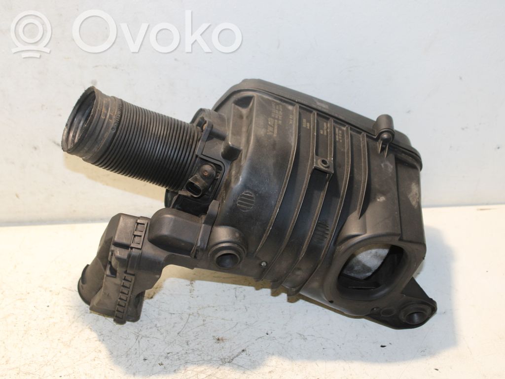 Volkswagen PASSAT B6 Obudowa filtra powietrza 