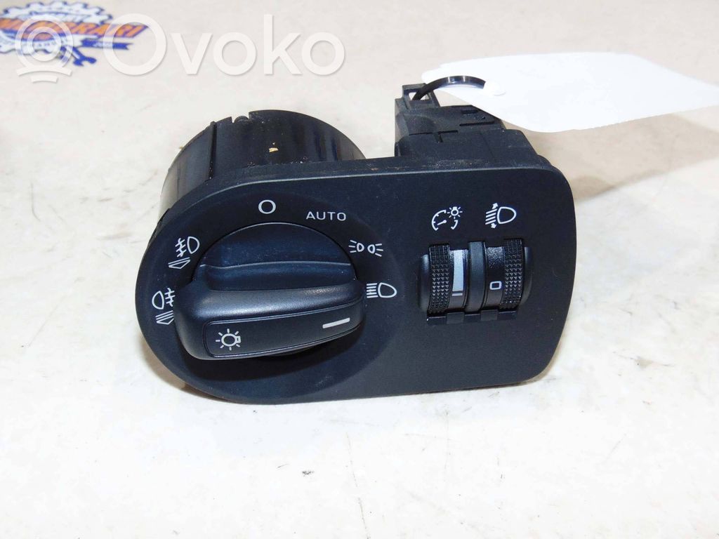 Audi A1 Light switch 