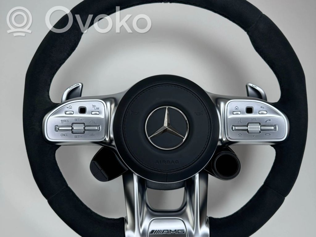 Mercedes-Benz GLA H247 Volante 