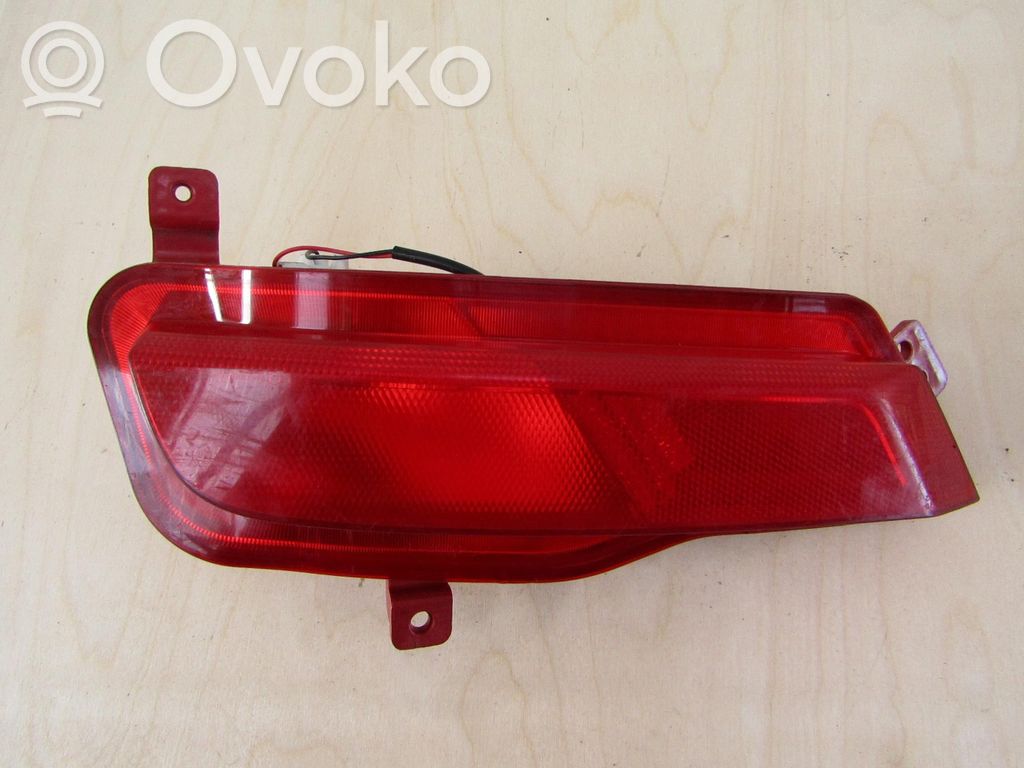 Reflector de faros/luces traseros   51012010D40