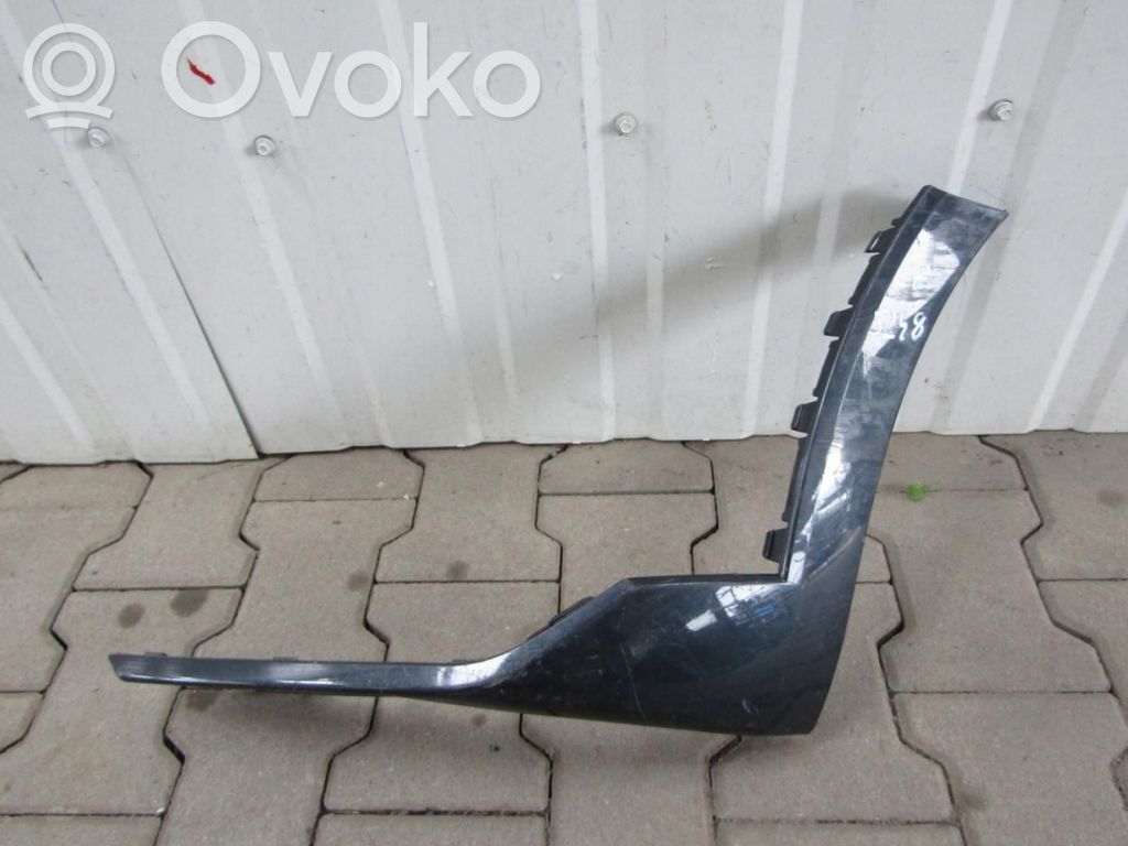 Audi A1 Moldura del faldón trasero lateral 