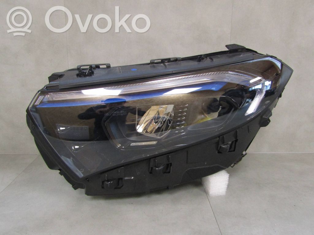 Mercedes-Benz EQA Scheinwerfer 