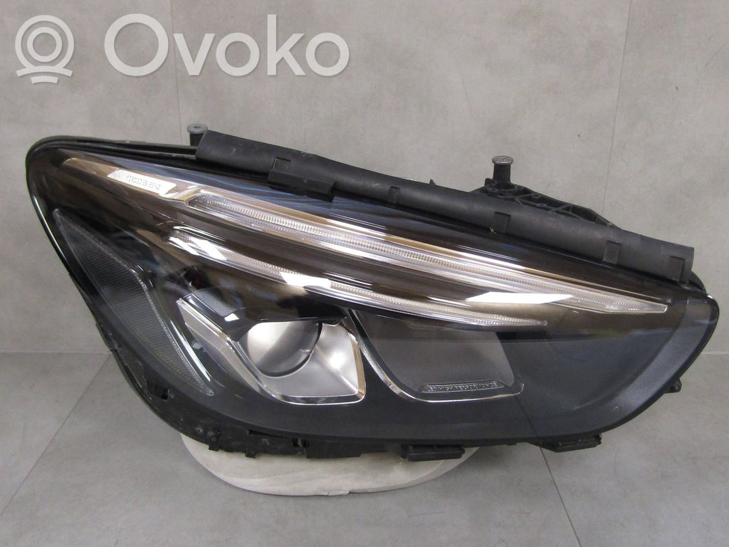 Mercedes-Benz B W247 Lampa przednia 