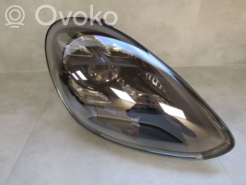 Porsche Panamera (971) Far 