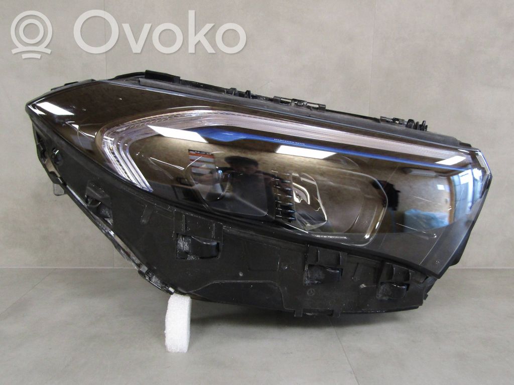 Mercedes-Benz EQA Lampa przednia 