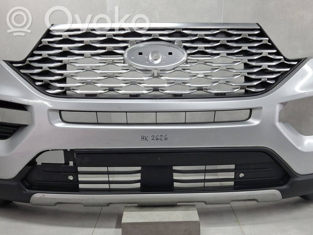Ford Explorer VI Front bumper 