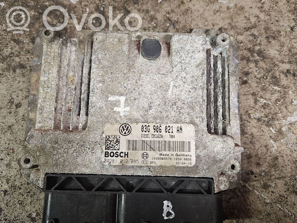 Volkswagen PASSAT B6 Engine control unit/module 