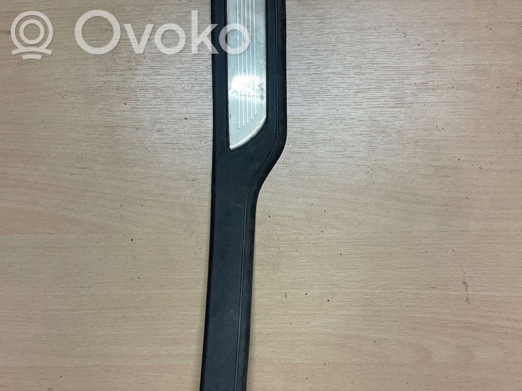 BMW 3 E90 E91 Отделка переднего порога (внутренняя) 