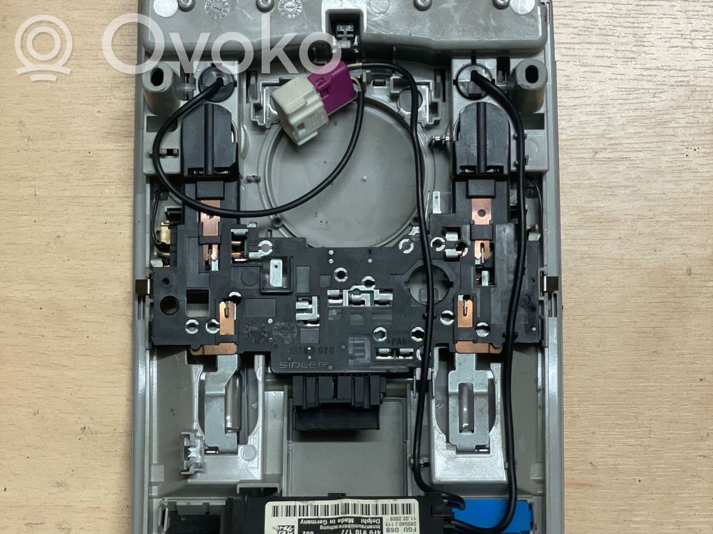 Audi A6 S6 C6 4F Światło fotela przedniego 