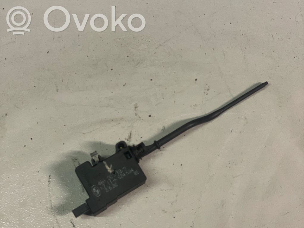 BMW 1 E81 E87 Stellmotor Tankdeckel Tankklappe 