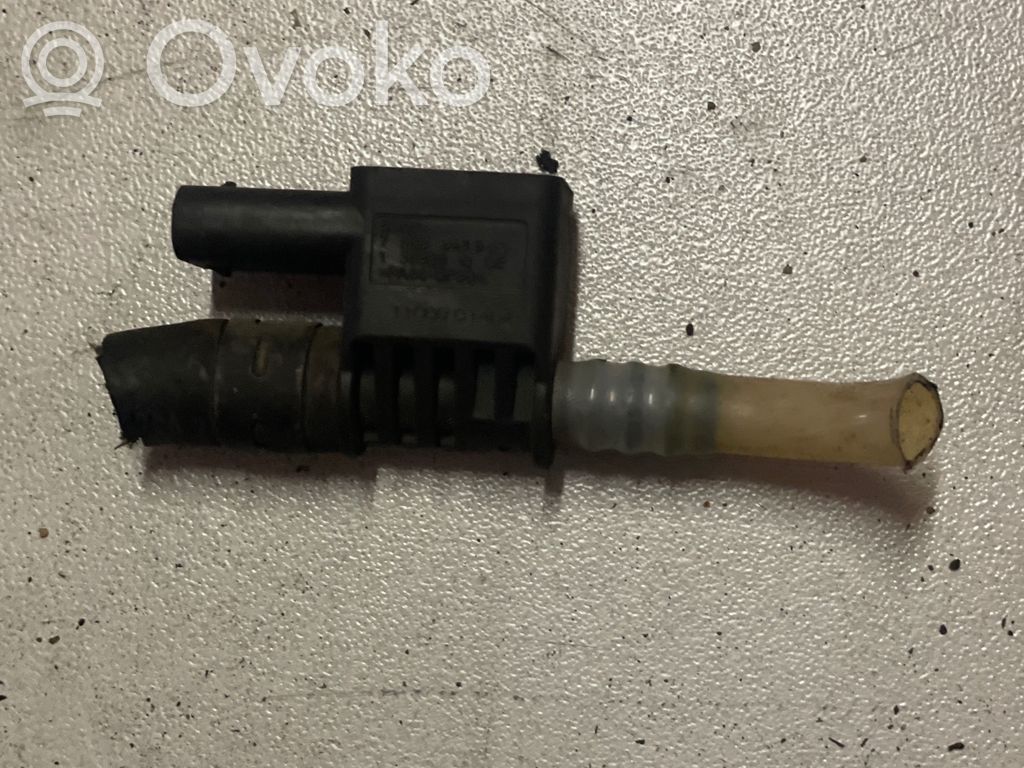 BMW 1 E81 E87 Fuel line pipe 