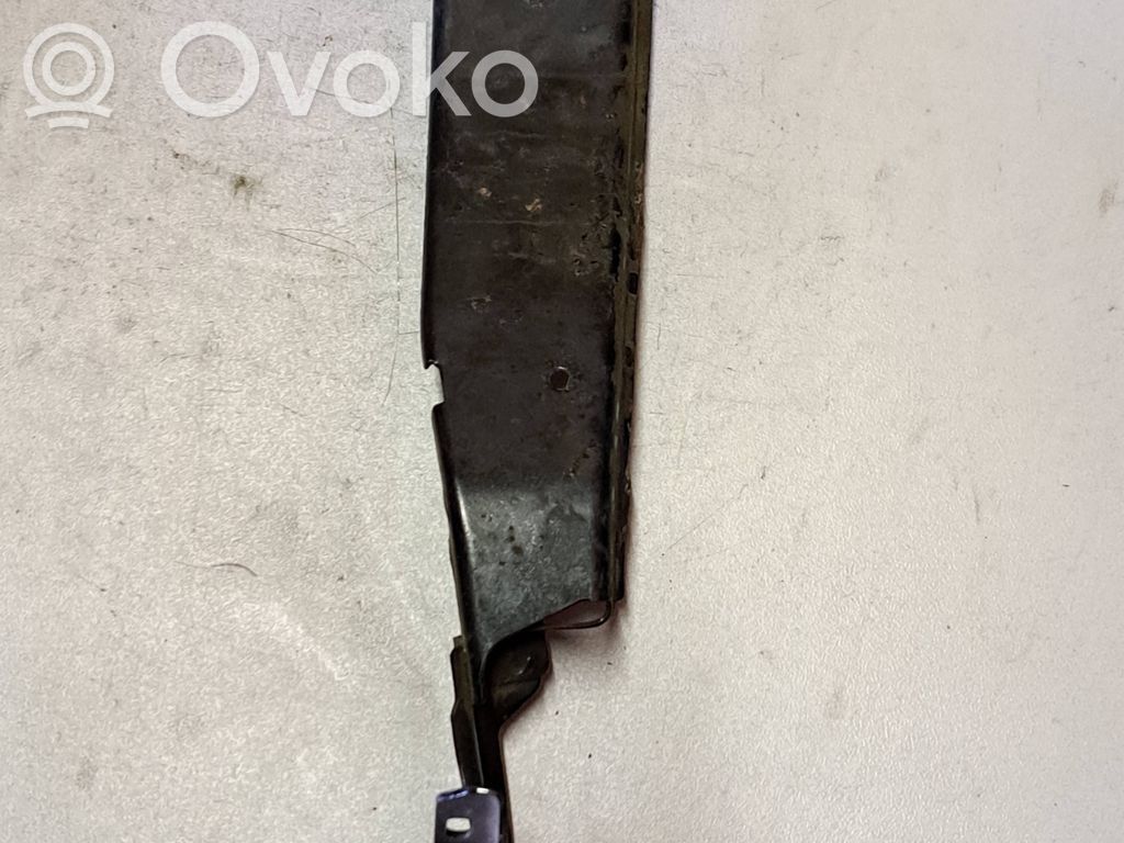 Audi A5 8T 8F Support de montage d'aile 