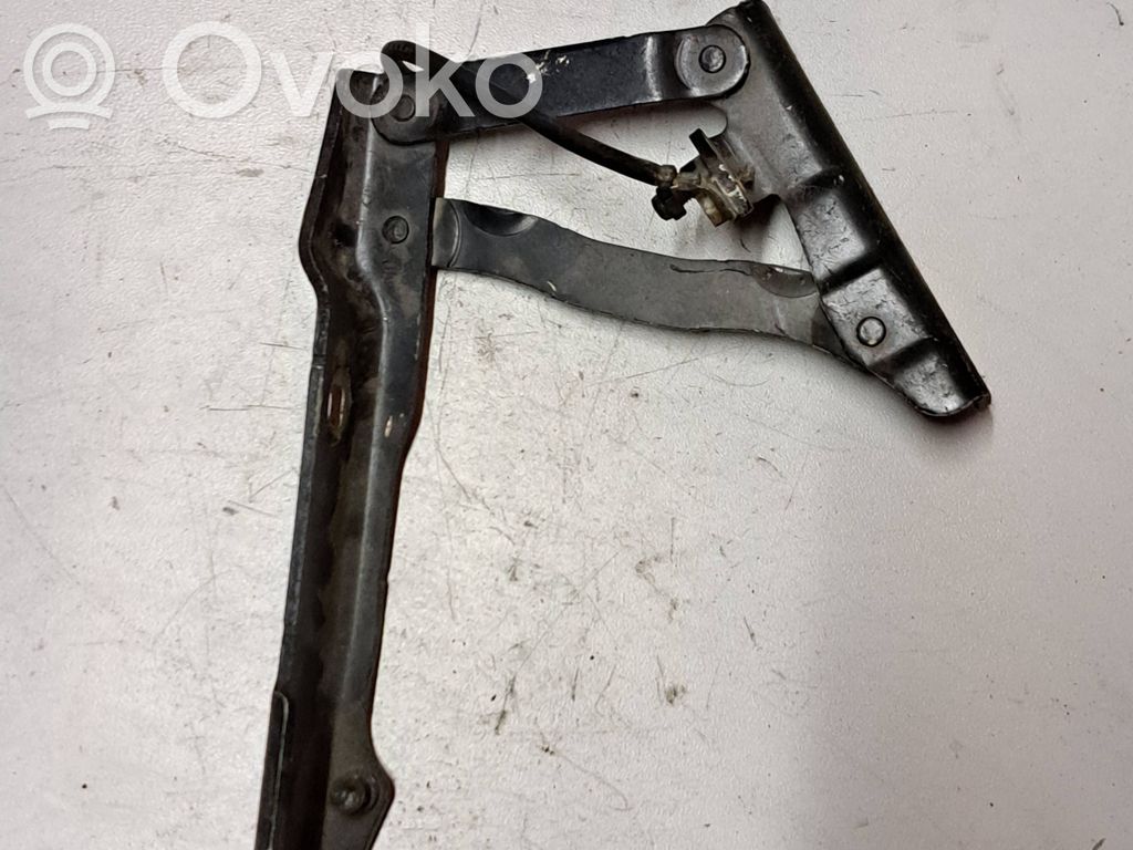 Engine bonnet/hood hinges   41617,008728,008228