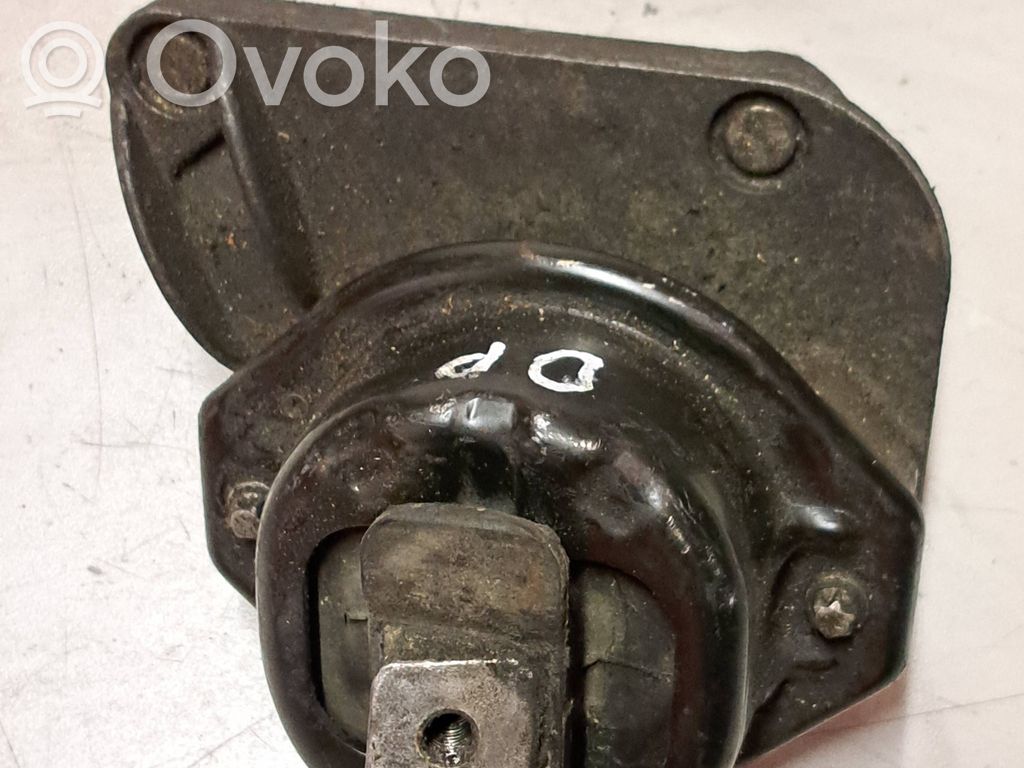 BMW 7 E65 E66 Engine mount bracket 