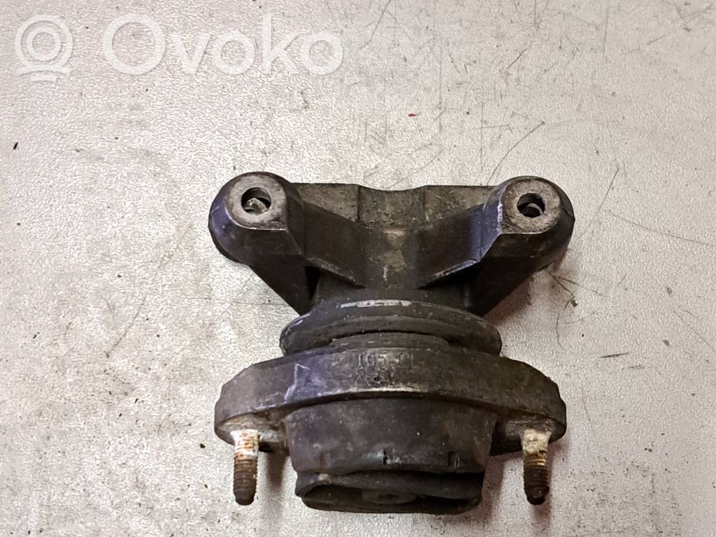 Audi A4 S4 B7 8E 8H Mocowanie / Uchwyt skrzyni biegów 