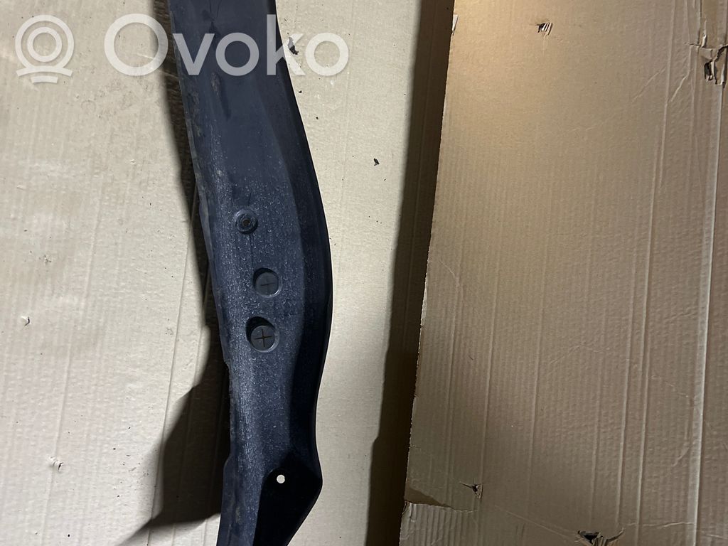 Mercedes-Benz C W205 Panel wykończeniowy błotnika 