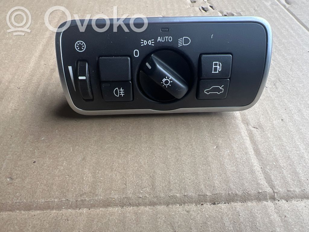 Light switch   30739448,40703,10096701