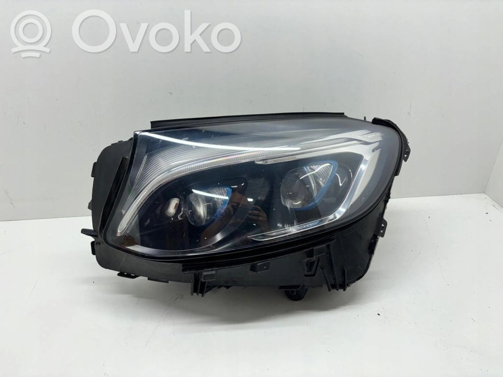 Mercedes-Benz GLC X253 C253 Lampa przednia 