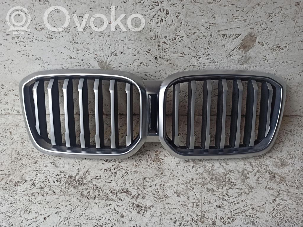 BMW X3 G01 Etupuskurin ylempi jäähdytinsäleikkö 