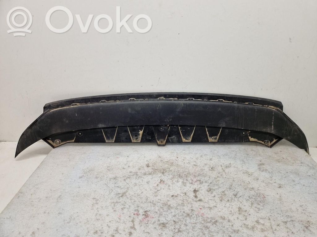 Volkswagen PASSAT B7 Apakšējā bampera daļa (lūpa) 
