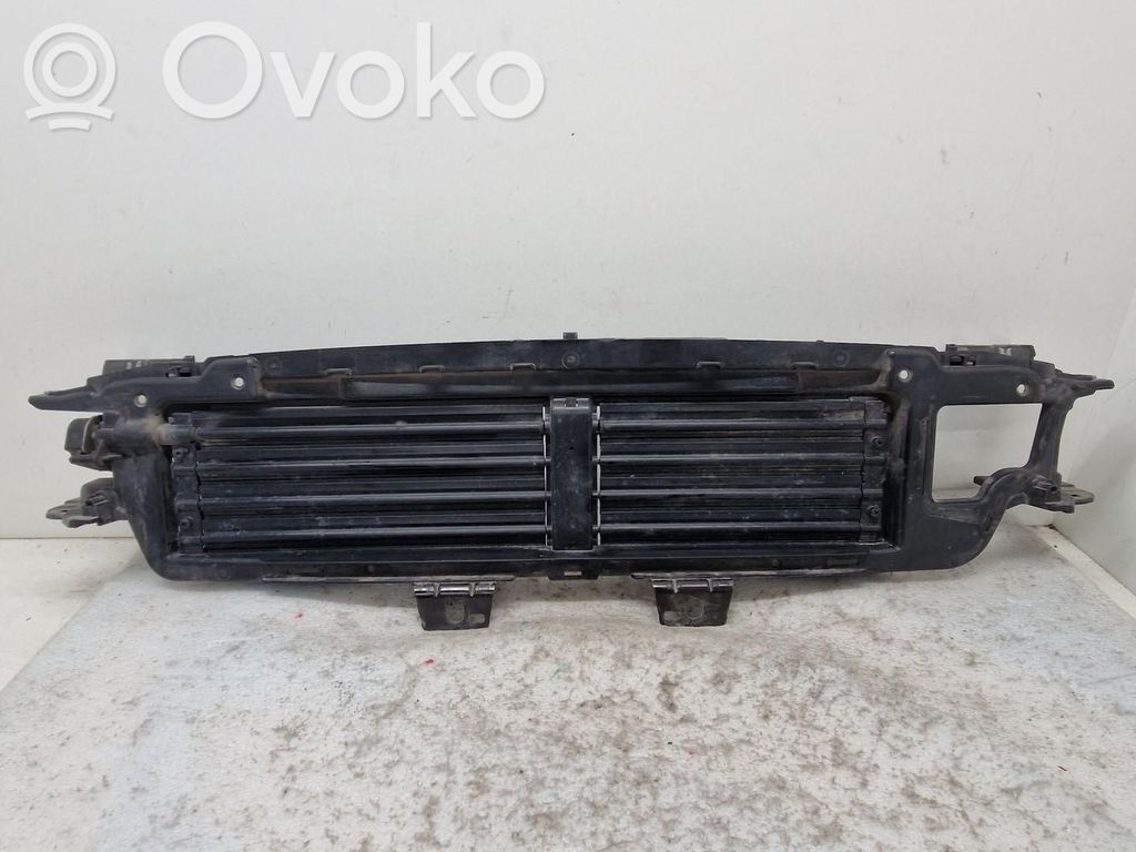 Volvo V60 Osłona chłodnicy 