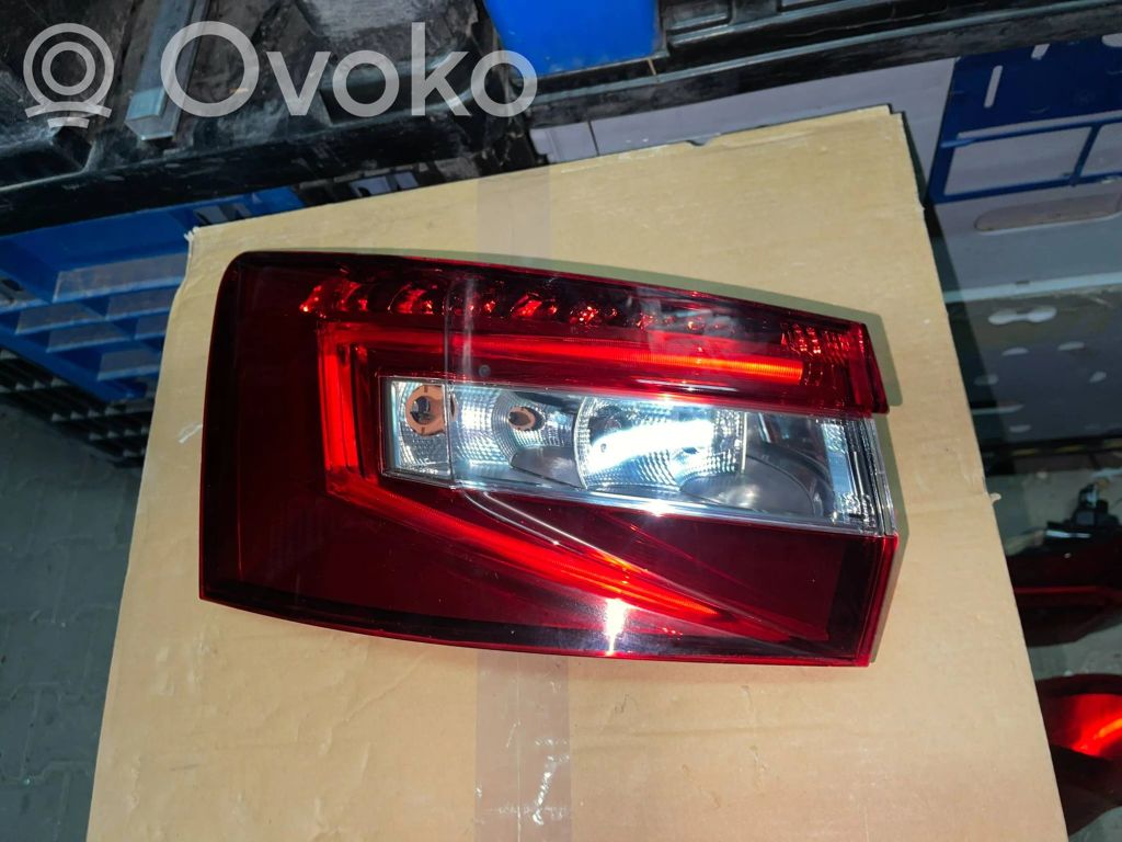 Skoda Superb B8 (3V) Lampa tylna 
