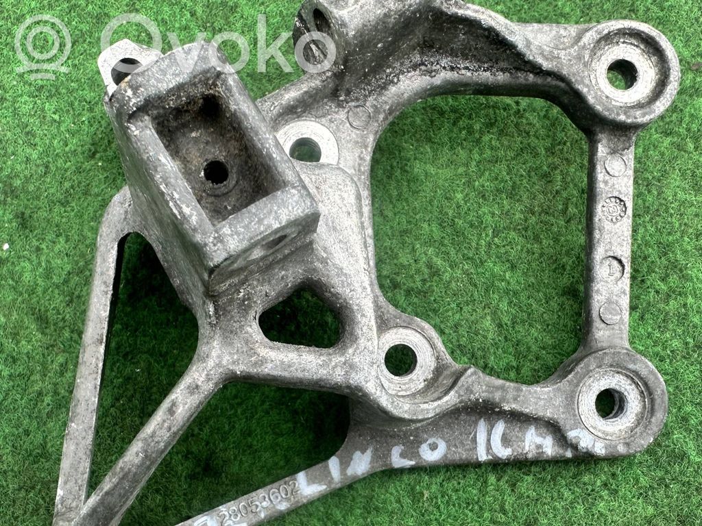 Citroen Berlingo Engine mounting bracket 