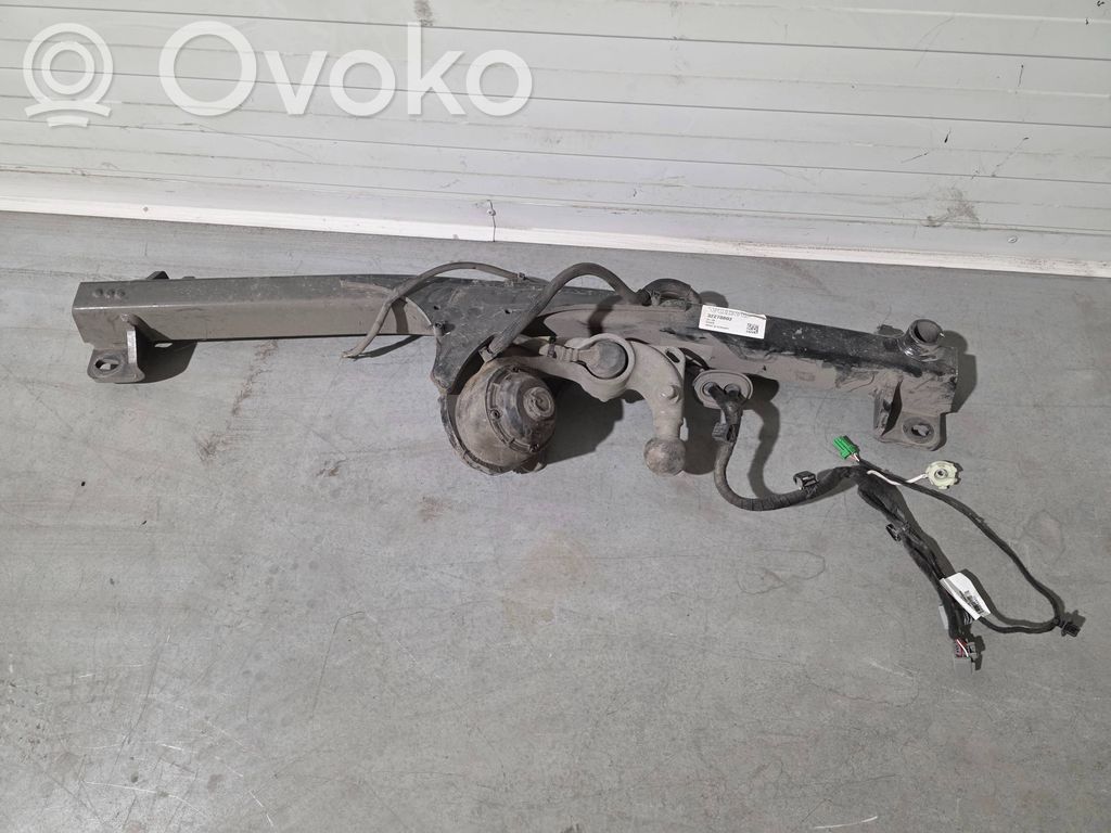 Volvo XC40 Hak holowniczy / Komplet 