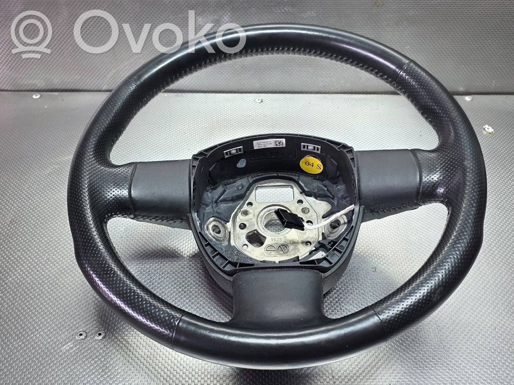 Audi A4 S4 B7 8E 8H Ohjauspyörä 