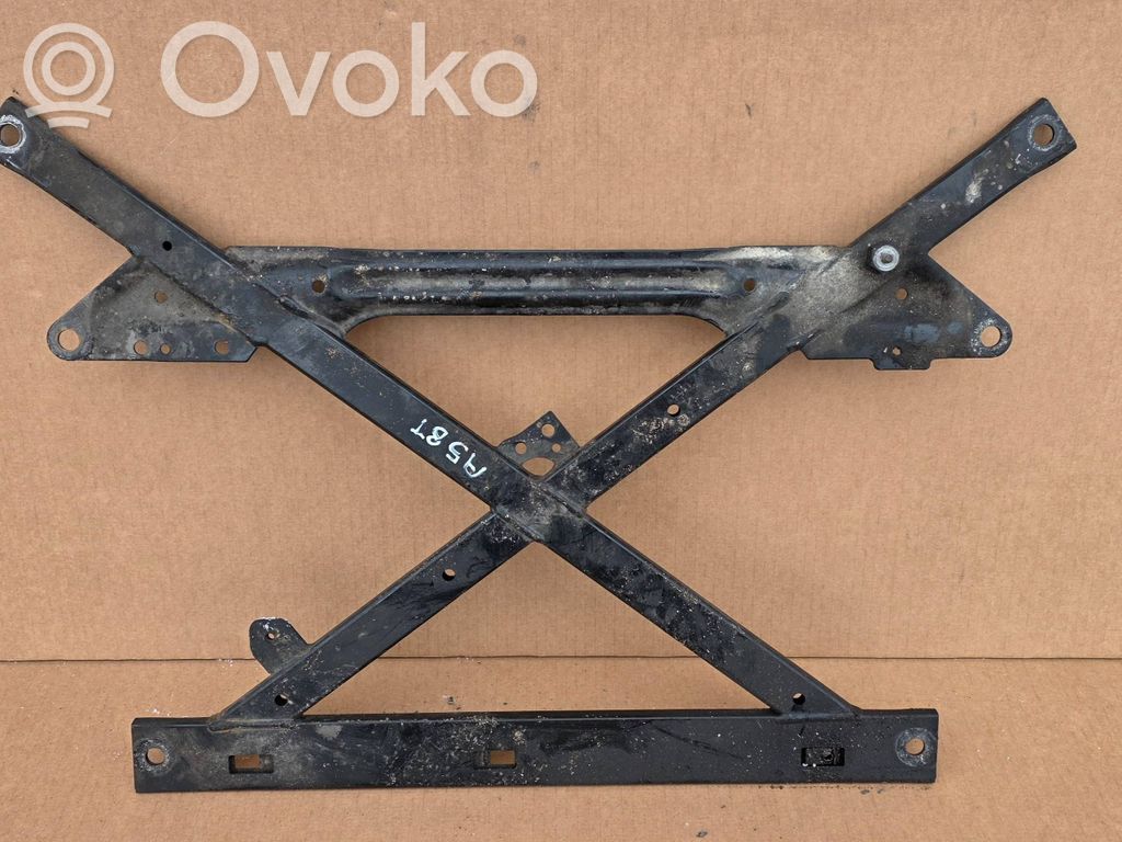 Sous-châssis avant   8T1399345J