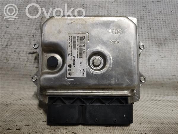 Unidad de control/módulo ECU del motor   51918357