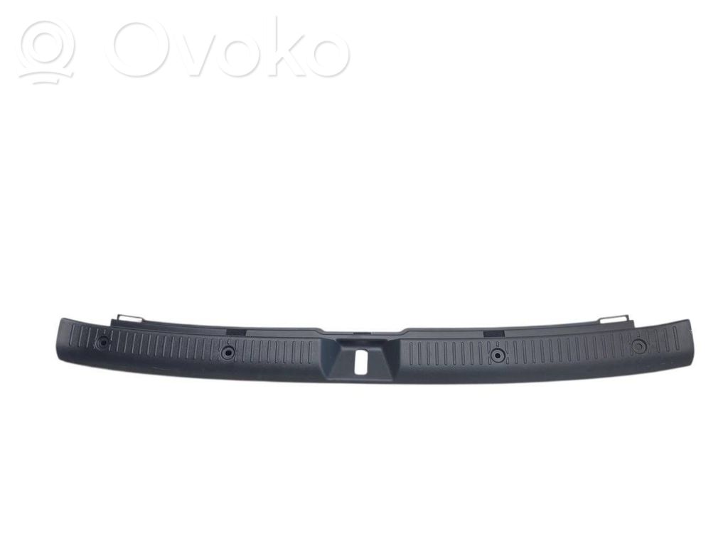 Toyota Corolla E120 E130 Osłona pasa bagażnika 