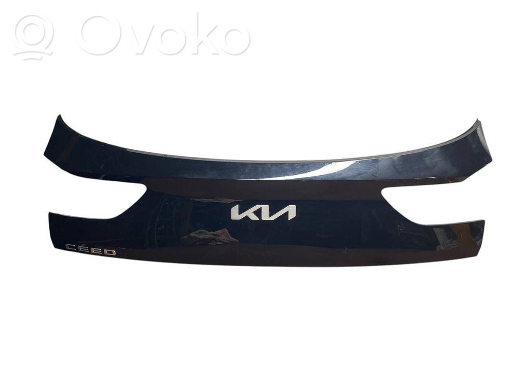 KIA Ceed Tailgate trim 