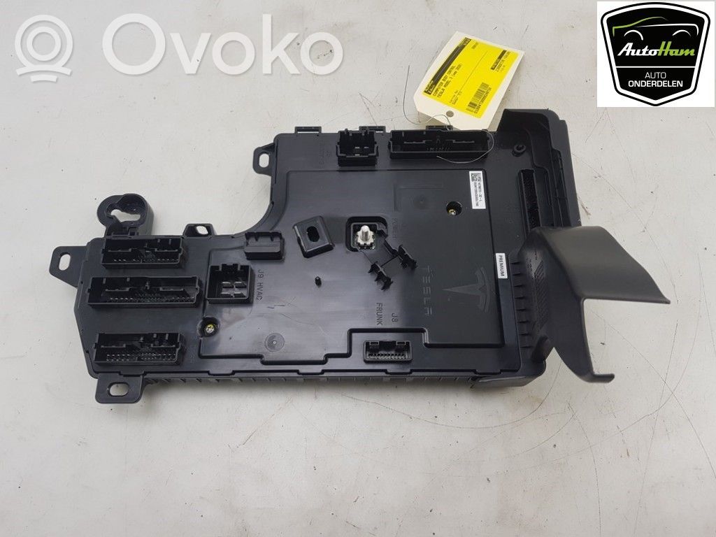 Tesla Model 3 Other control units/modules 